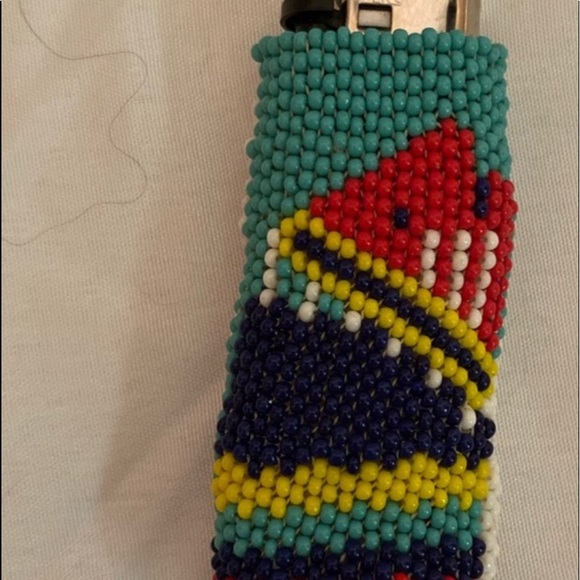 Hand beaded holder for a bic - Picture 7 of 8